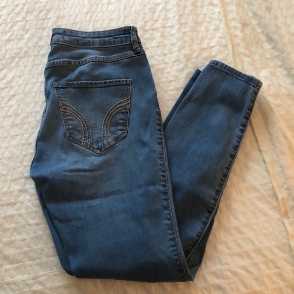 Hollister Ripped Jeans - Picture 1 of 2